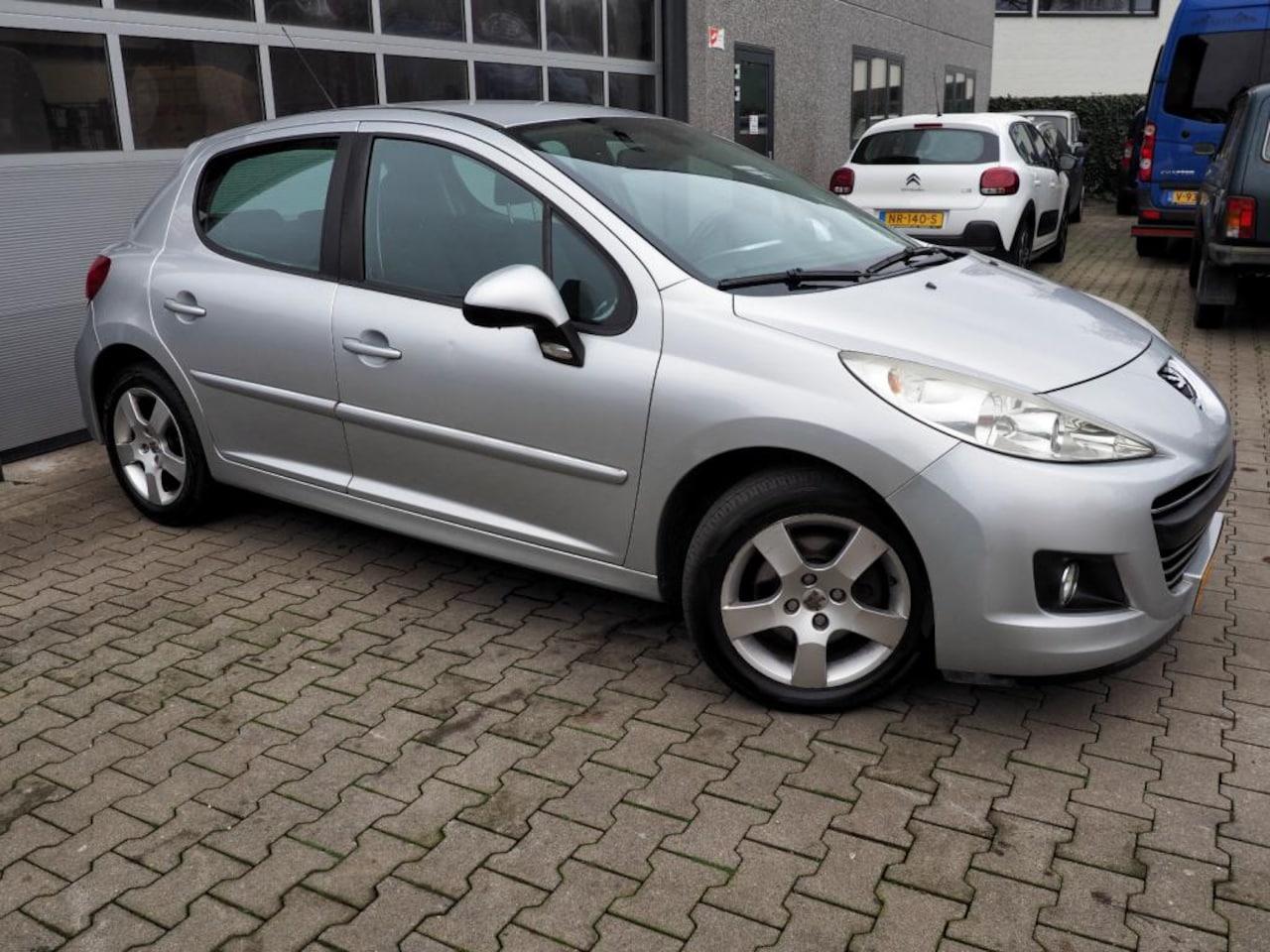 Peugeot 207 - XS 1.6 VTi CLIMA CRUISE PARKEER S. 5 DEURS - AutoWereld.nl