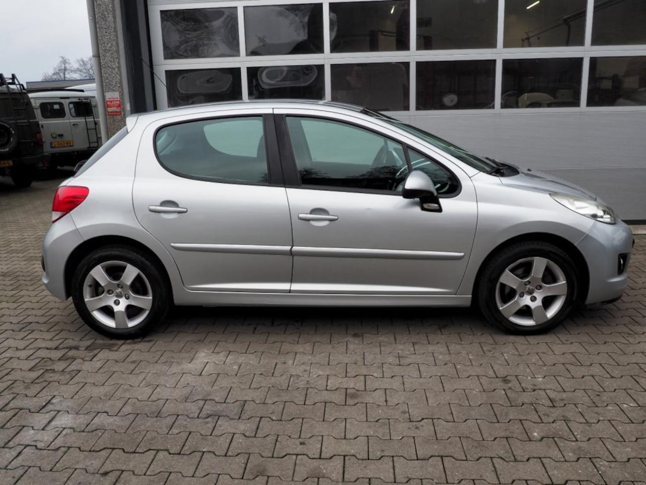 Peugeot 207 - XS 1.6 VTi CLIMA CRUISE PARKEER S. 5 DEURS