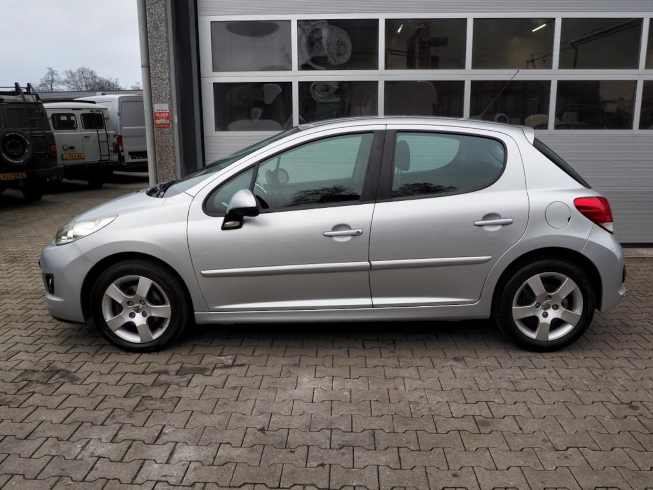 Peugeot 207 - XS 1.6 VTi CLIMA CRUISE PARKEER S. 5 DEURS