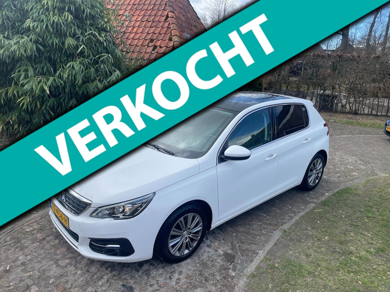 Peugeot 308 - 1.2 PureTech Blue Lease Premium-Navi-Pano-NW Riem-Camera- - AutoWereld.nl