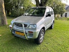 Daihatsu Terios - 1.3 SX Leuke Terios, ijskoude Airco recent groot onderhoud gehad en nieuwe APK keuring € 2.250,