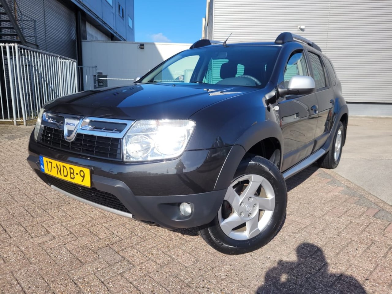 Dacia Duster - 1.6 Lauréate 2wd LPG G3 Bijtelling vriendelijk - AutoWereld.nl