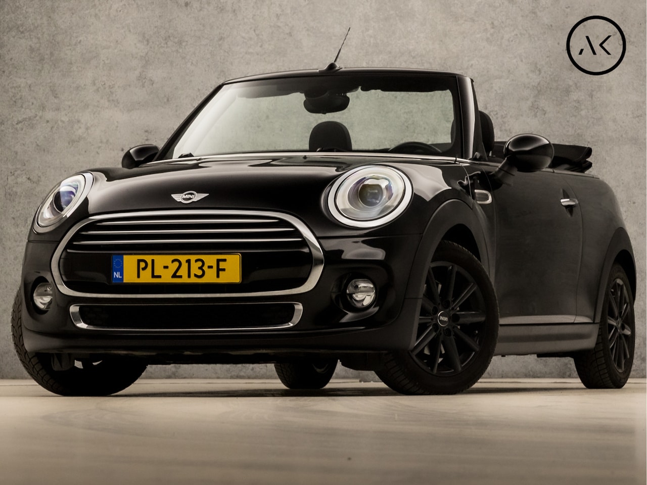 MINI Cabrio - Mini 1.5 Cooper Black Sport Automaat (NAVIGATIE, LED KOPLAMPEN, CLIMATE, CRUISE, SPORTSTOE - AutoWereld.nl