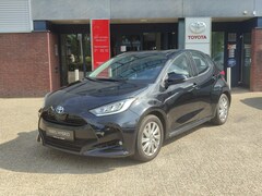 Toyota Yaris - 1.5 Hybrid DYNAMIC STOEL/STUURVERW HEAD-UP 16'' LM-VELGEN CAMERA APPLE/ANDROID CLIMA BLUET