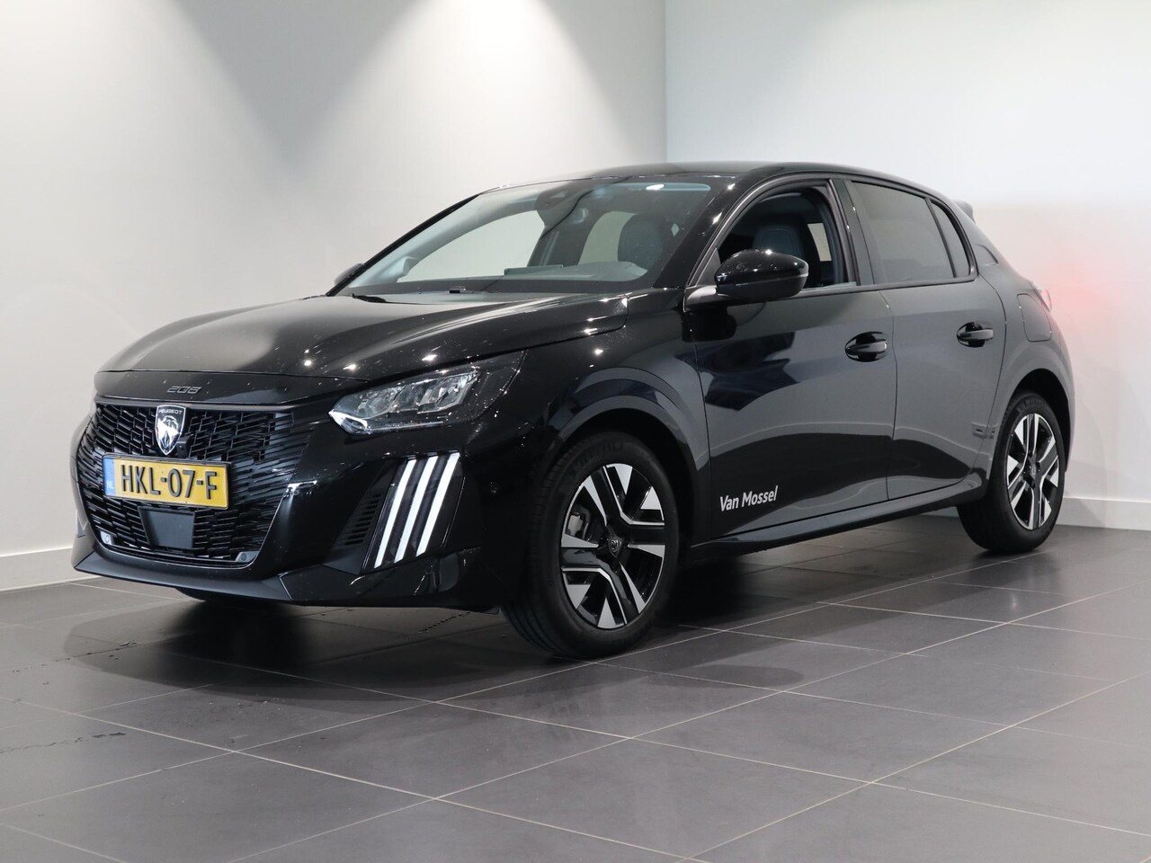 Peugeot 208 - Hybrid Allure - CAMERA VOOR + ACHTER - NAVIGATIE - PARKEERSENSOREN RONDOM - AutoWereld.nl