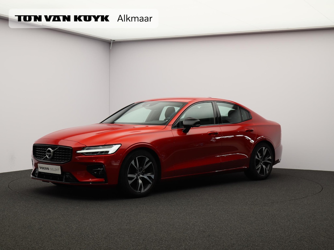 Volvo S60 - 2.0 B3 R-Design / Trekhaak / Harman Kardon / 360 camera / Adaptive Cruise Control / Elek. - AutoWereld.nl