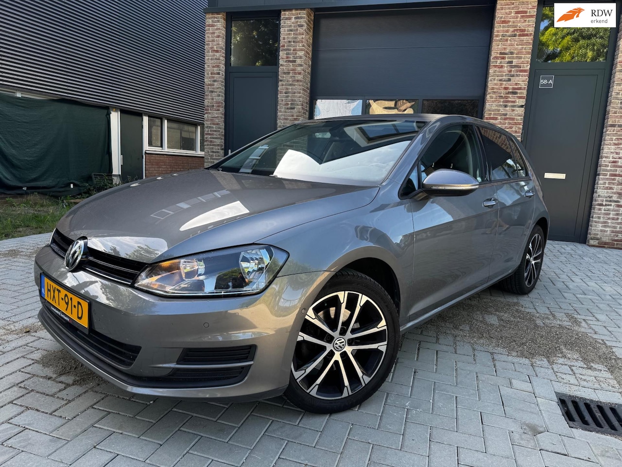 Volkswagen Golf - 1.6 TDI Comfortline 1.6 TDI Comfortline - AutoWereld.nl