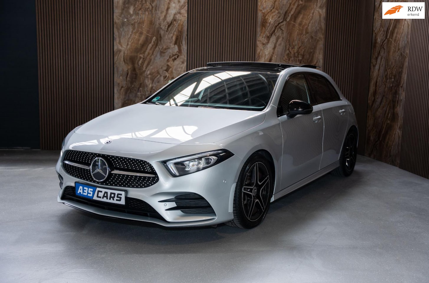 Mercedes-Benz A-klasse - 250|AMG|NIGHT|PANO|SFEER|BURMESTER|BOMVOL - AutoWereld.nl