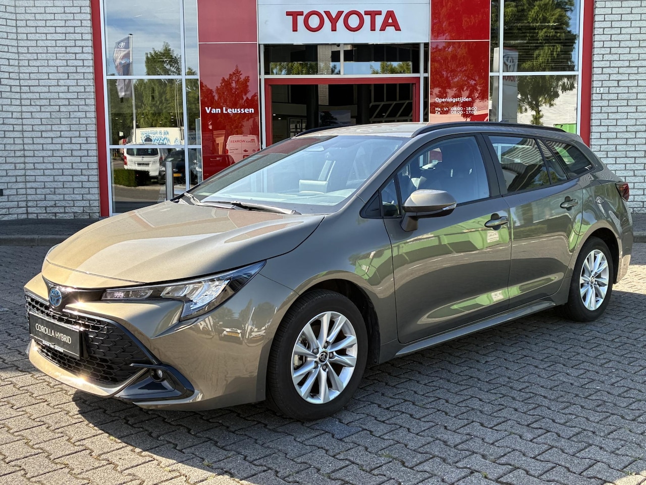 Toyota Corolla Touring Sports - Hybrid 140 Dynamic - AutoWereld.nl