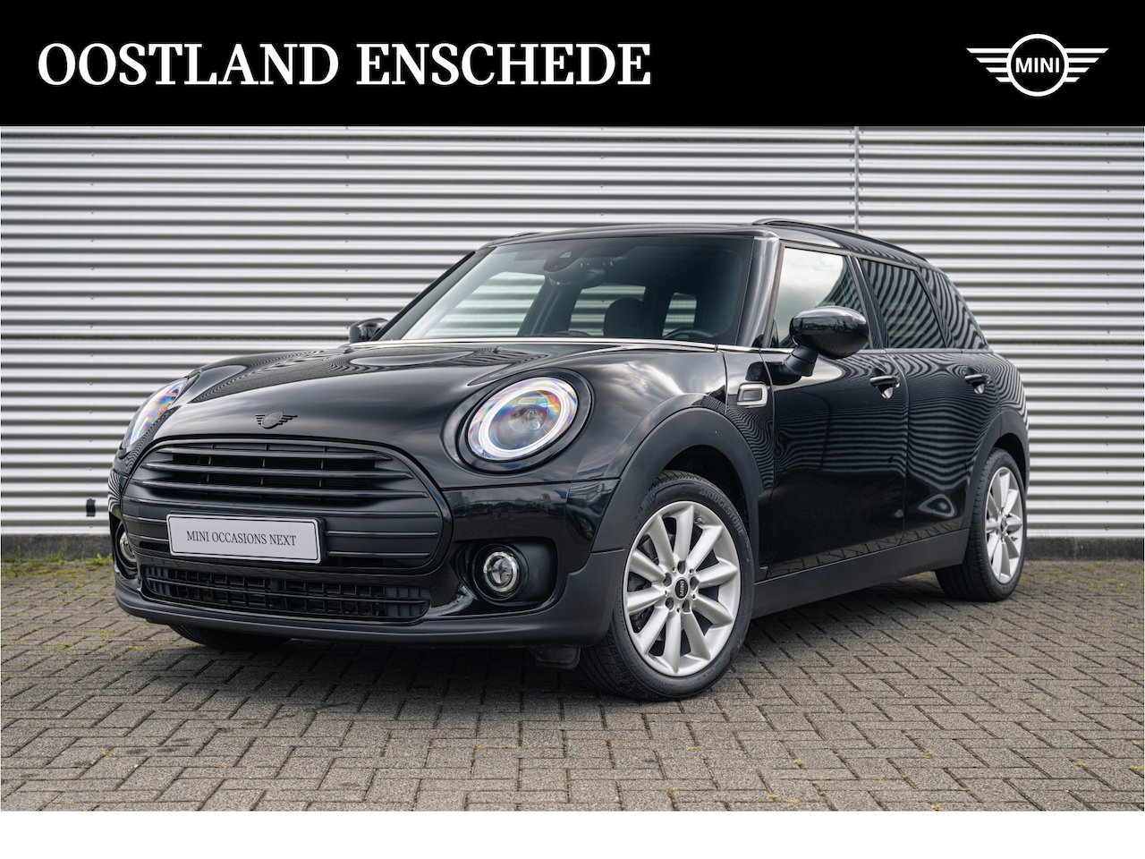 MINI Clubman - Cooper Classic Automaat / Achteruitrijcamera / LED / Stuurverwarming / Comfortstoelen / Cr - AutoWereld.nl