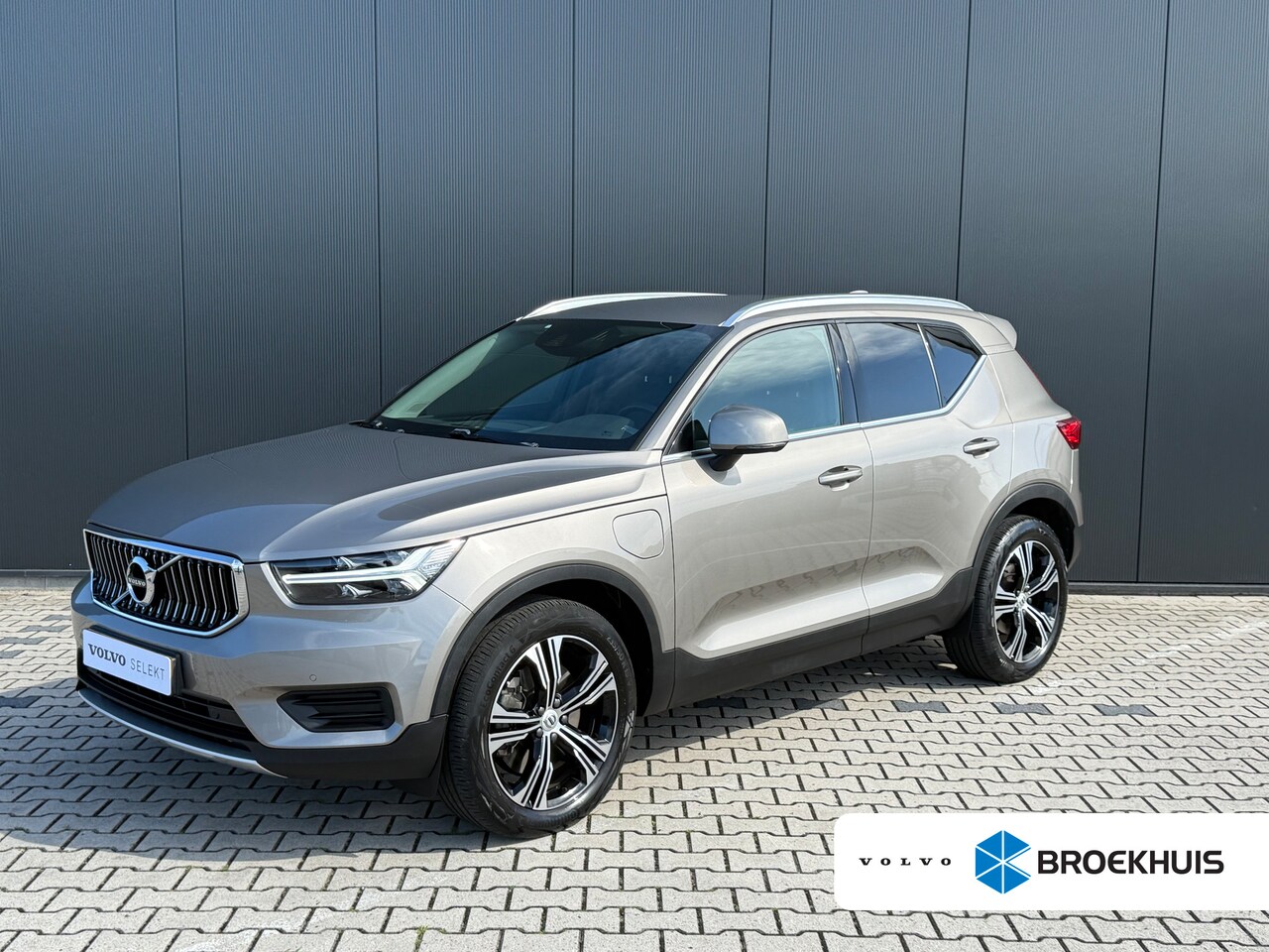 Volvo XC40 - T4 Recharge Inscription | Trekhaak | Leder | 19 Inch | Adaptive Cruise | Camera | CarPlay/ - AutoWereld.nl