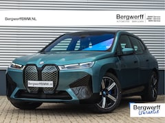 BMW iX - xDrive40 - Sportpakket - Pano - Harman Kardon - Stoelventilatie - Driving Ass Prof
