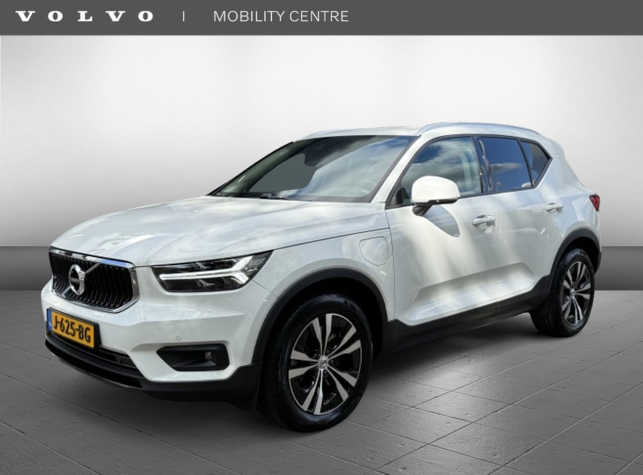 Volvo XC40 - T5 Twin Engine Momentum Pro | Achteruitrijcamera | Plug in Hybri - AutoWereld.nl
