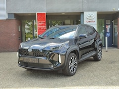 Toyota Yaris Cross - 1.5 Hybrid STYLE PANODAK STOEL/STUURVERW KEYLESS HEAD-UP 17'' LM-VELGEN CAMERA LED APPLE/A