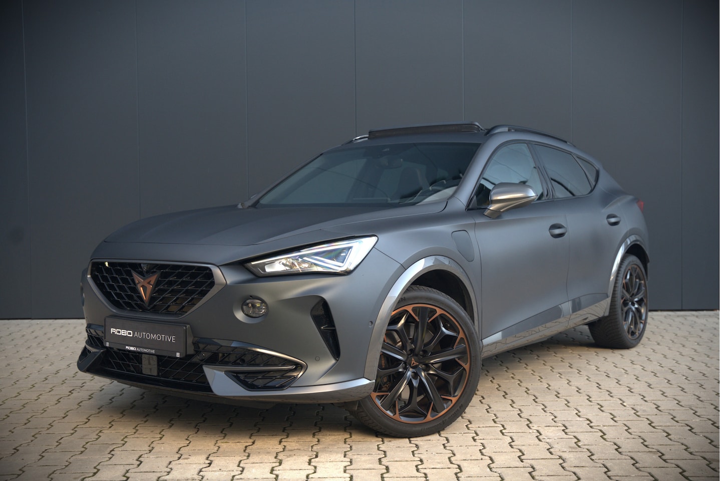 CUPRA Formentor - 1.4 e-Hybrid VZ Copper Edition | Mat Grijs | Panoramadak | Memory Seat | Kuipstoelen | 360 - AutoWereld.nl
