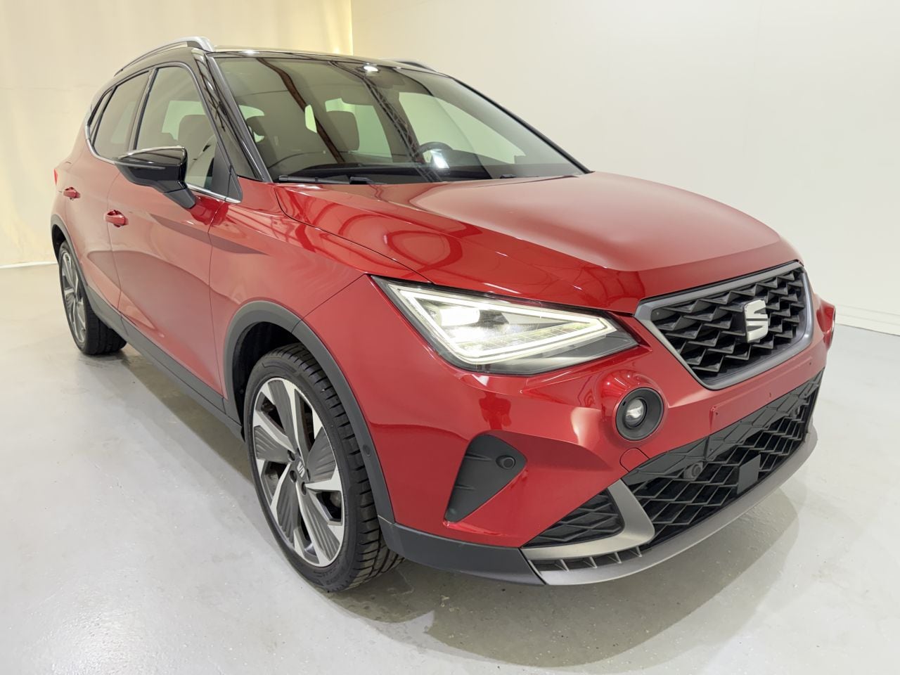 SEAT Arona - 1.0 TSI FR Aut7 Navi/Clima - AutoWereld.nl
