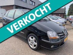 Nissan Almera Tino - 1.8 Luxury 2003 € 1350.- ZO MEE 1 JR. APK