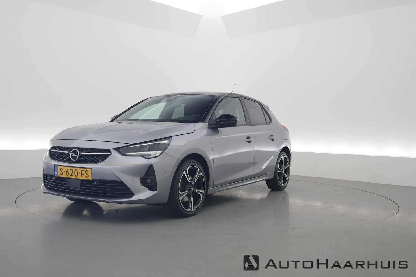 Opel Corsa - 1.2 GS Line Automaat | Pano | Camera | Apple CarPlay | Dodehoekdet. | All seasons - AutoWereld.nl