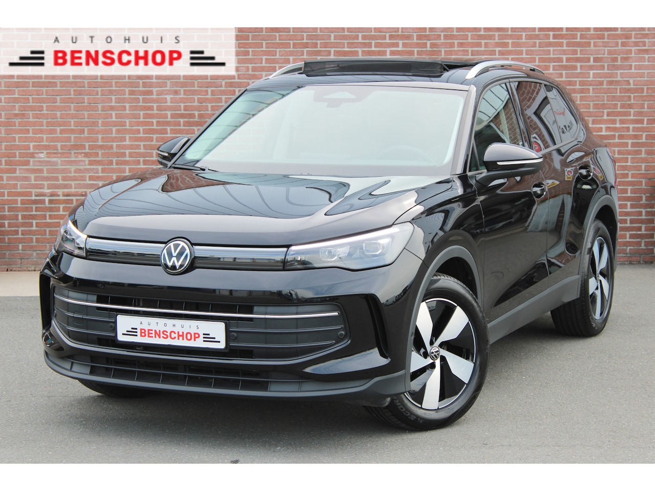 Volkswagen Tiguan - 1.5 eTSI 150PK Life Edition |PANO-DAK|TREKHAAK|IQ.LIGHT|DCC| - AutoWereld.nl