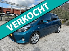 Toyota Yaris - 1.5 Full Hybrid Dynamic automaat pano