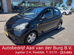 Toyota Aygo - 1.0-12V Dynamic 5 deurs, Airco , Electrische ramen , Centrale deur vergrendeling incl. afs