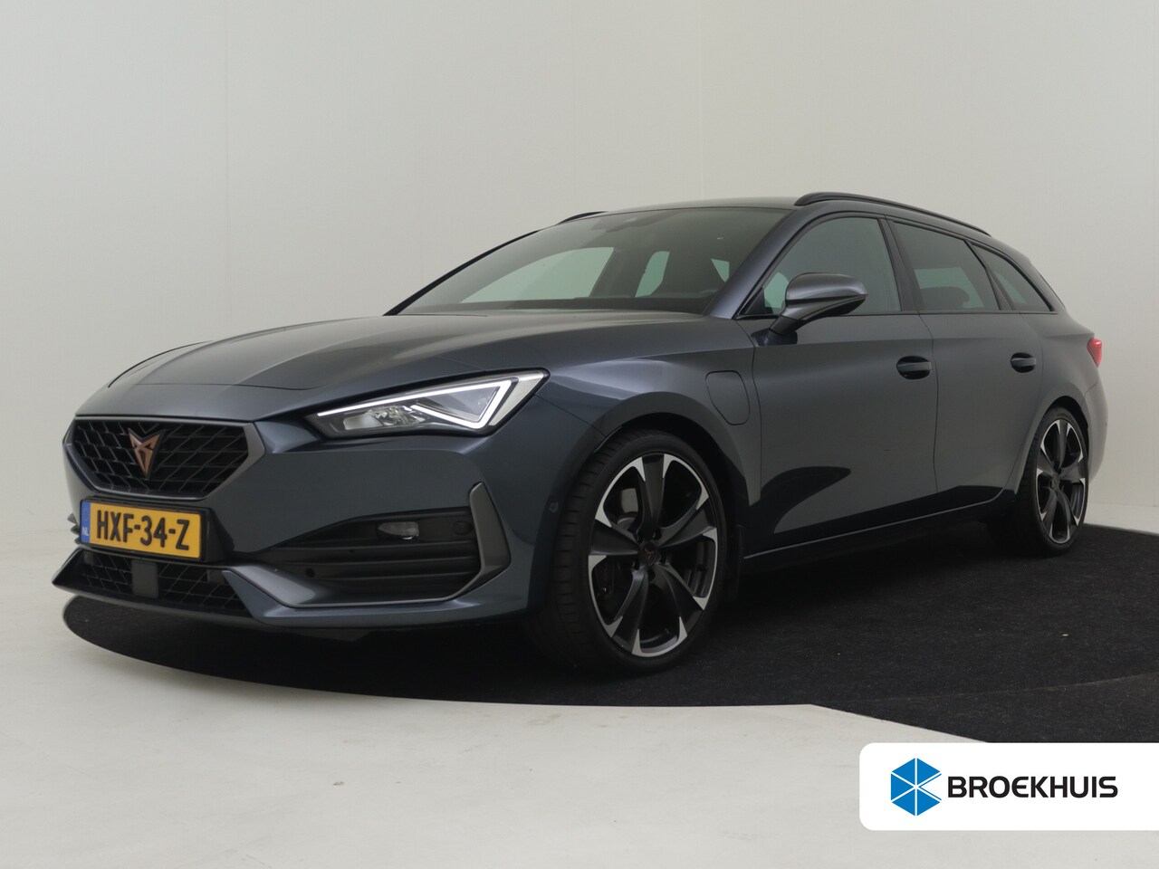 CUPRA Leon Sportstourer - 1.4 e-Hybrid VZ Performance 245pk Adaptief cruise control | Camera achter | Trekhaak | Key - AutoWereld.nl