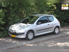 Peugeot 206 - 1.4 Gentry Rijdt PERFEKT NOV 2002