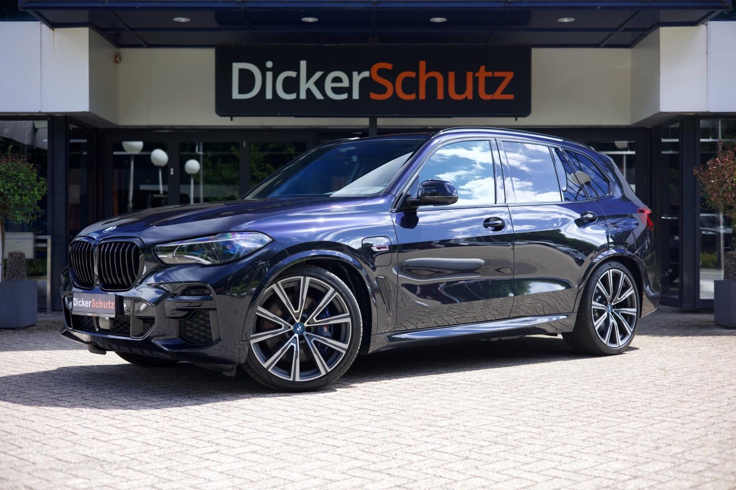 BMW X5 - XDrive45e M Sport | Pano | M stoelen | ventilatie | Individual leder - AutoWereld.nl