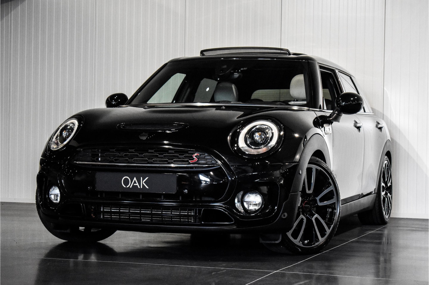 MINI Clubman - Mini 2.0 Cooper S Chili F1 Aut. | Navigatie | Panorama | Lounge Leder | Head-Up | Camera | - AutoWereld.nl