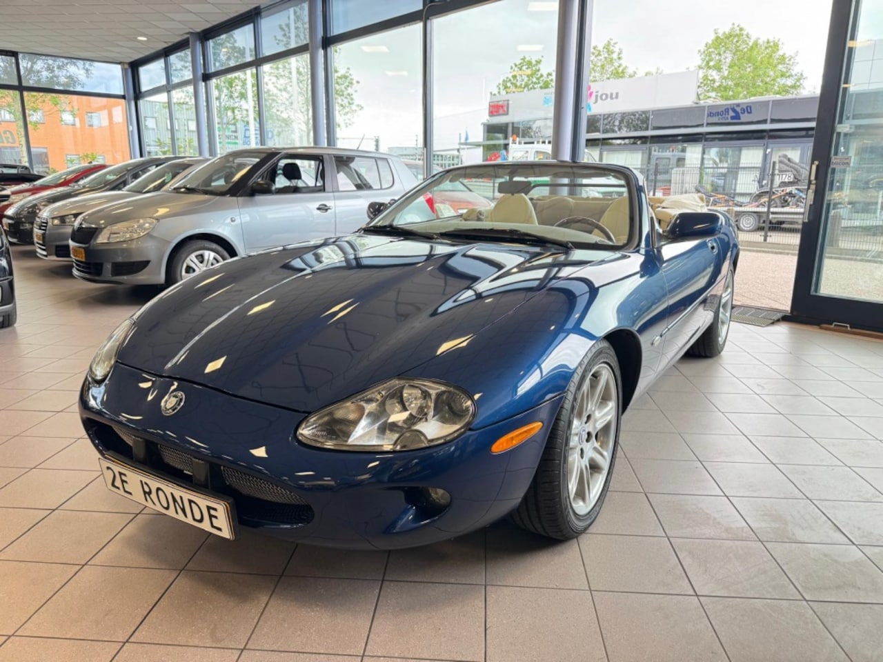 Jaguar XK8 - 4.0 V8 Convertible ! NIEUWSTAAT ! APK 2-26 BJ 1997 !!! - AutoWereld.nl