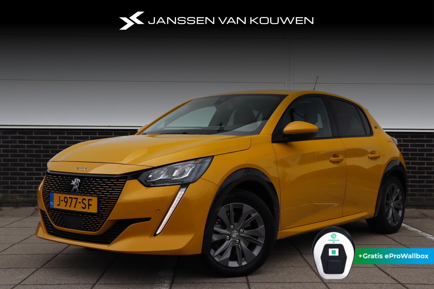 Peugeot e-208 - EV Allure 50 kWh *Stoelverwarming * SOH 90% * Parkeersensoren Voor en Achter - AutoWereld.nl