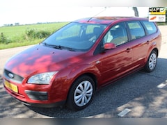 Ford Focus Wagon - 1.6-16V Trend // AIRCO / CRUISE //