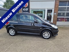 Peugeot 1007 - 1.4 HDi "Urban" Clima - Trekhaak - Lm velgen - Apk 18-07-2026