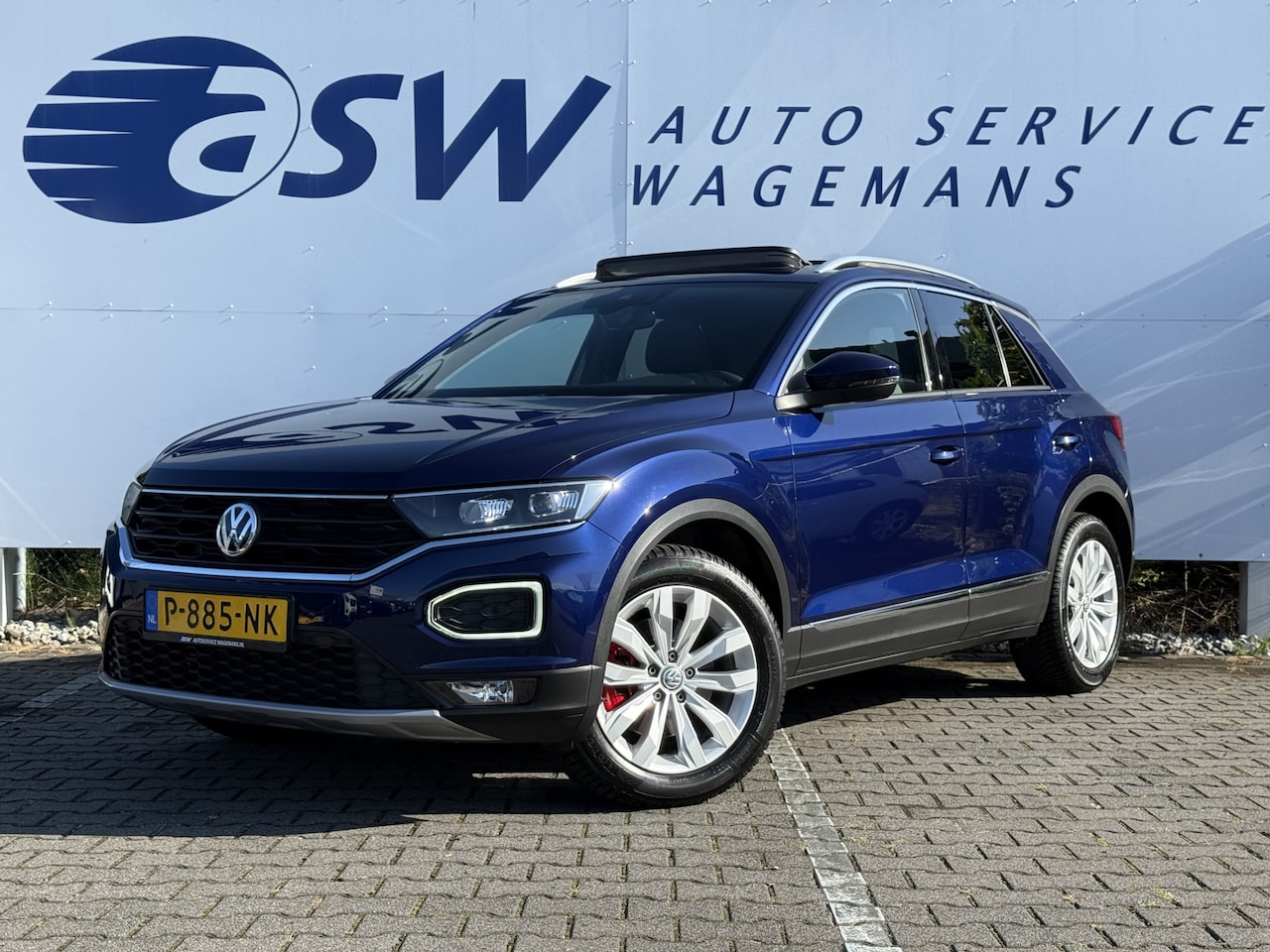 Volkswagen T-Roc - 1.5 TSI Sport | Pano | Navi | Camera | ACC | LED | Elek. Achterklep - AutoWereld.nl