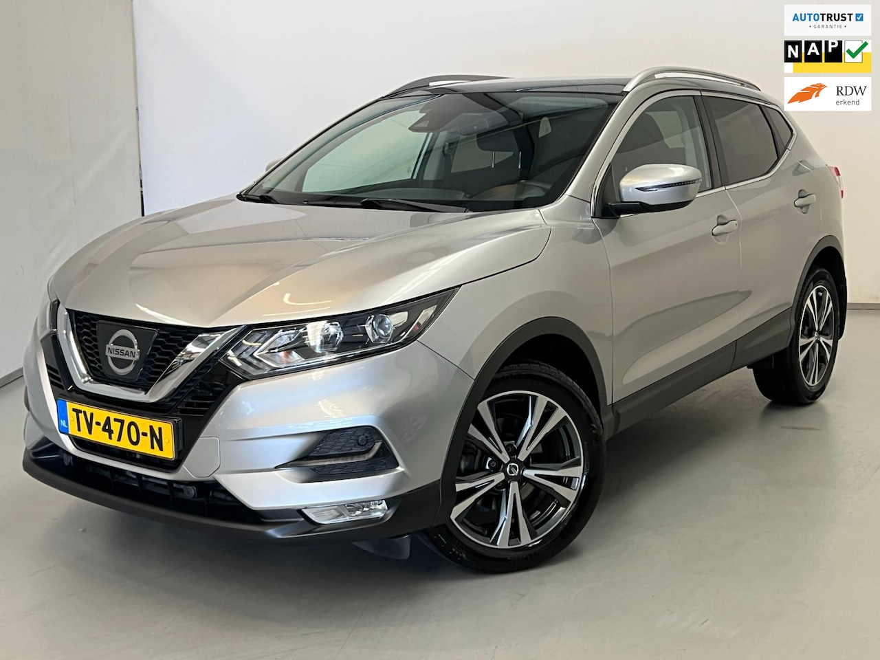 Nissan Qashqai - 1.2 N-Connecta / Aut / NL-auto / Pano / Camera - AutoWereld.nl