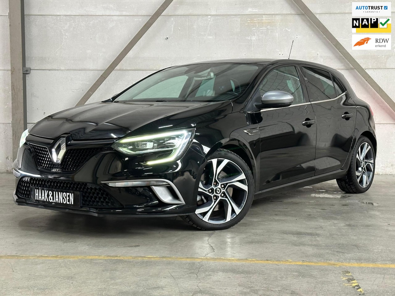 Renault Mégane - 1.6 TCe GT 205PK Navi - Camera - Bose - AutoWereld.nl