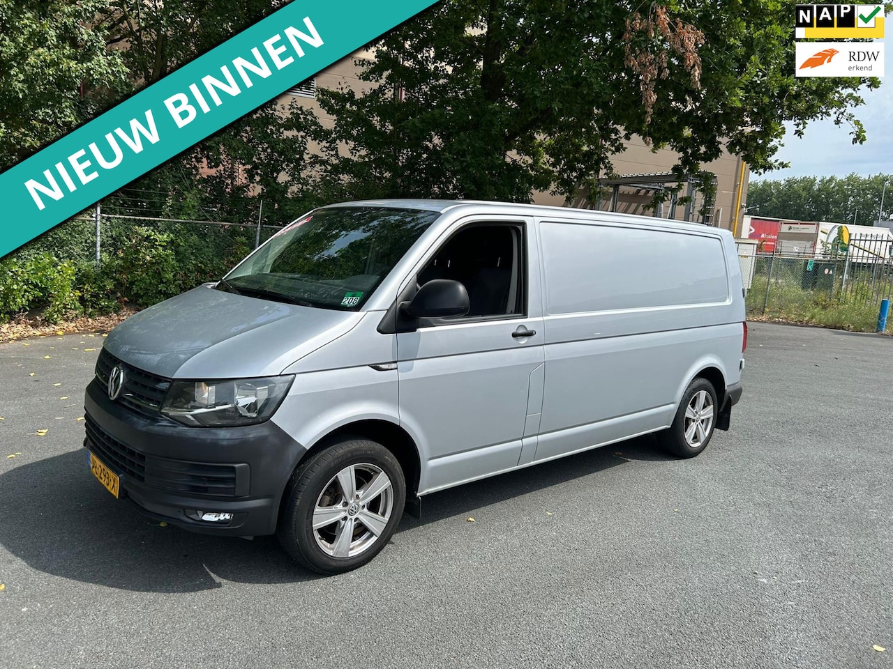 Volkswagen Transporter - 2.0 TDI L2H2 Comfortline NETTE AUTO RIJDT EN SCHAKELT GOED - AutoWereld.nl