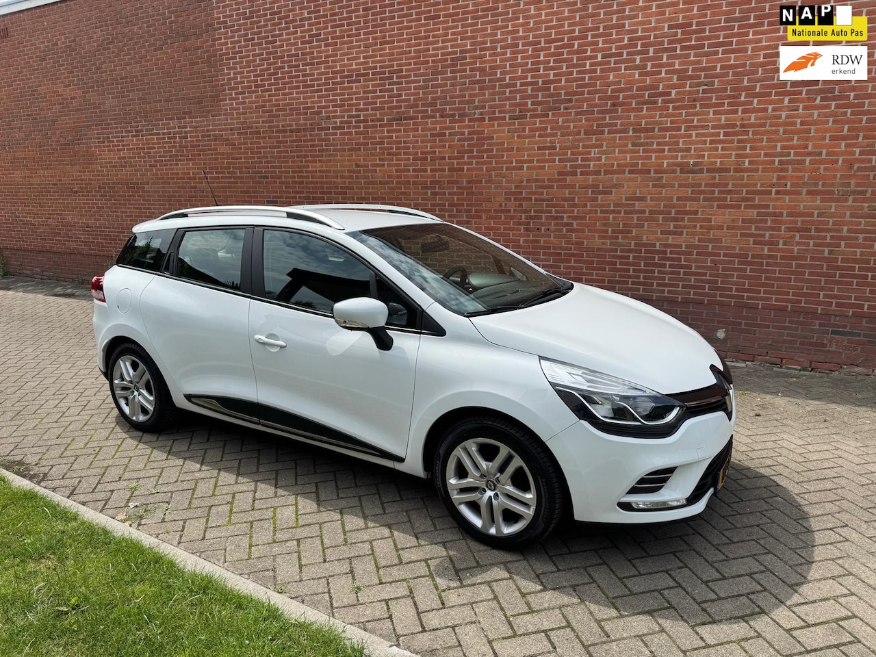 Renault Clio Estate - 0.9 TCe Zen Navi Cruise Airco - AutoWereld.nl