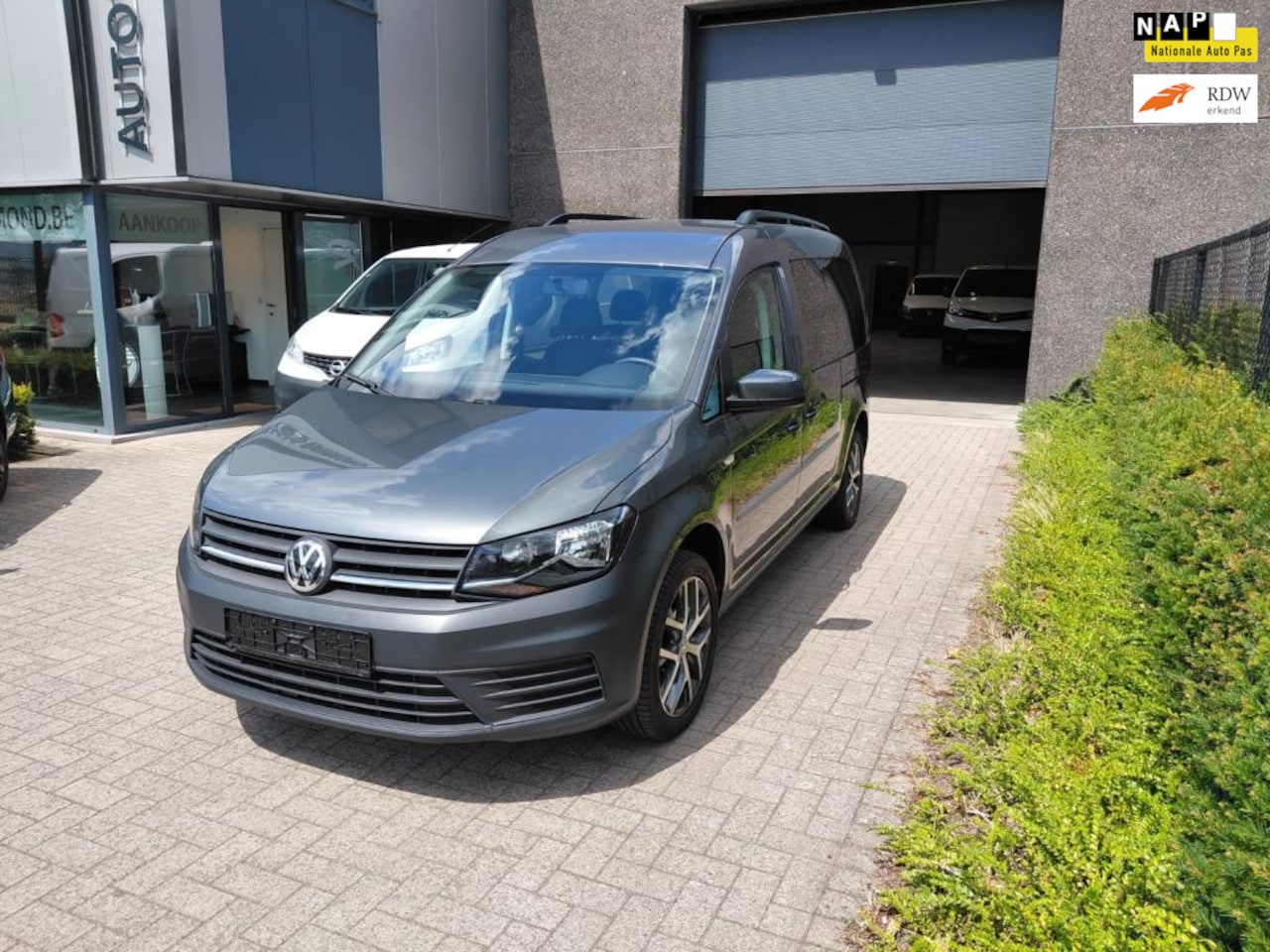 Volkswagen Caddy Maxi - 1.0 TSI Trendline Maxi 75KW 7P trekhaak 17 Inch - AutoWereld.nl