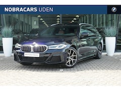 BMW 5-serie Touring - 520i High Executive M Sport Automaat / Panoramadak / Achteruitrijcamera / Adaptieve LED /