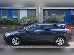 Volvo V60 - 1.6 T3 Momentum
