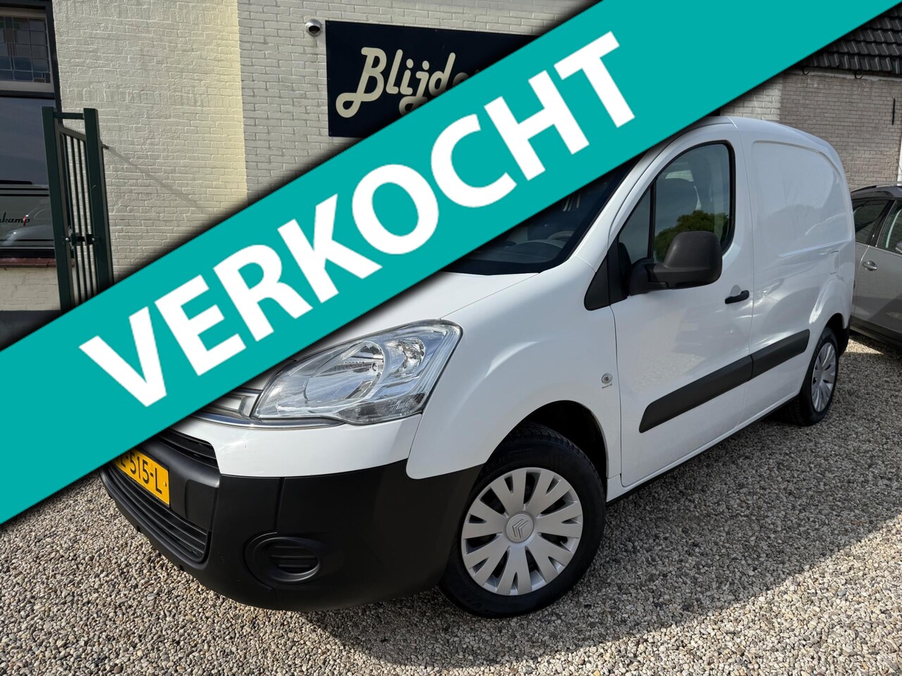 Citroën Berlingo - 1.6 e-HDI 500 Club Economy Automaat | 3 Persoons | Navigatie | Trekhaak - AutoWereld.nl
