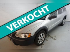 Volvo XC70 - 2.4 D5 Momentum 4WD AIRCO AUTOMAAT