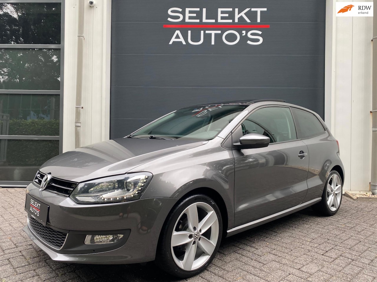 Volkswagen Polo - 1.2 TSI Highline 105 PK Panoramadak/LED/Xenon/Leder/Alcantara/Navigatie/PDC/Climate/Cruise - AutoWereld.nl