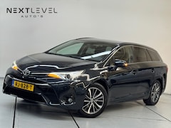 Toyota Avensis Touring Sports - 1.8 VVT-i SkyView Limited Pano Trekhaak Navigatie