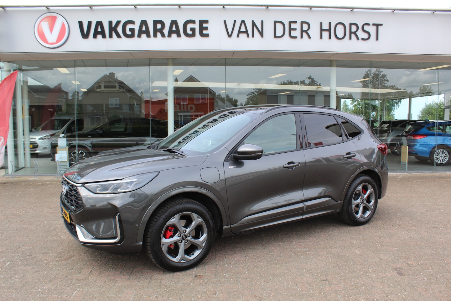 Ford Kuga - 2.5-243pk PHEV ST-Line X. Nieuwste model !, Hoge zit Van €. 54.937,- voor €. 44.450,- ! Tr - AutoWereld.nl