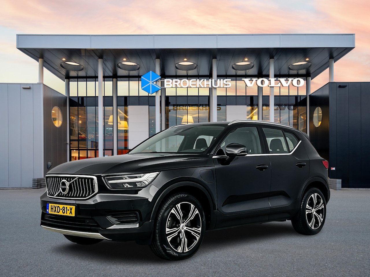 Volvo XC40 - T4 Recharge Inscription Expression | 19" | Trekhaak | Parkeercamera | Adaptieve cruise | B - AutoWereld.nl