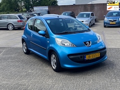 Peugeot 107 - 1.0-12V XR uit 2008, apk 05-2026 rijdt goed