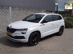 Skoda Karoq - 1.5 TSI ACT Sportline Business 150PK Sportstoelen Navi Camera Adaptieve Cruise Clima Apple
