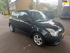Suzuki Swift - Nieuw APK / Stoelverwarming / 5 deurs / Koopje